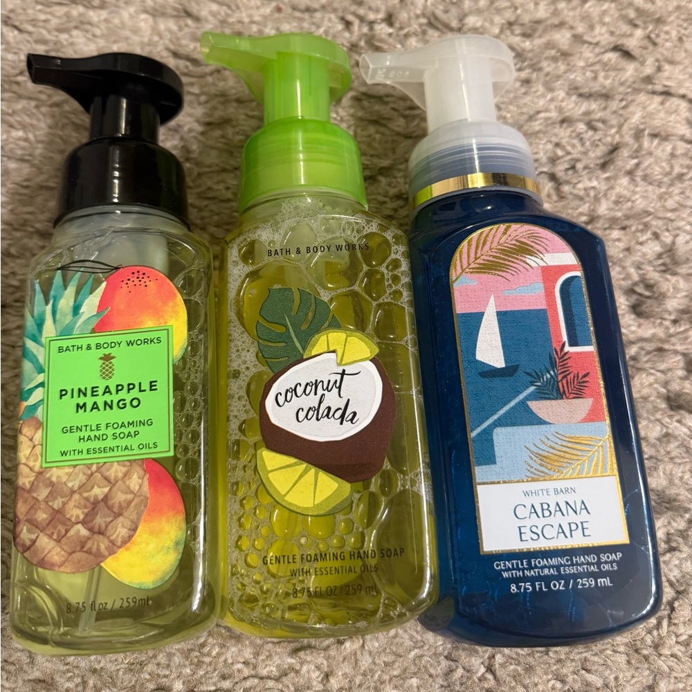 Bath & Body Works Pineapple, Coconut Fruity Gentle & Clean Foaming Hand Soap Set